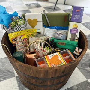 Basket - Gardening items (Jensen)